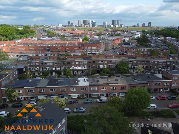 Luchtfoto van daken in woonwijk Naaldwijk Luchtfoto van daken in woonwijk Naaldwijk